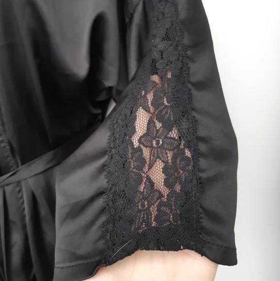 Lace Trim Robe - Picture 5 of 8